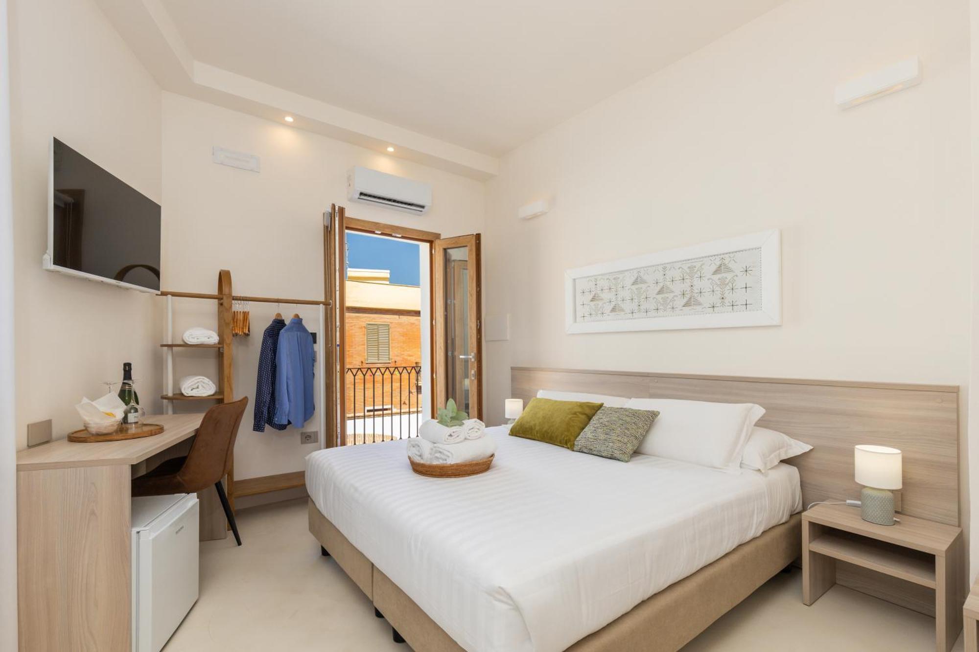 Ausentu Guest House Тортоли Экстерьер фото