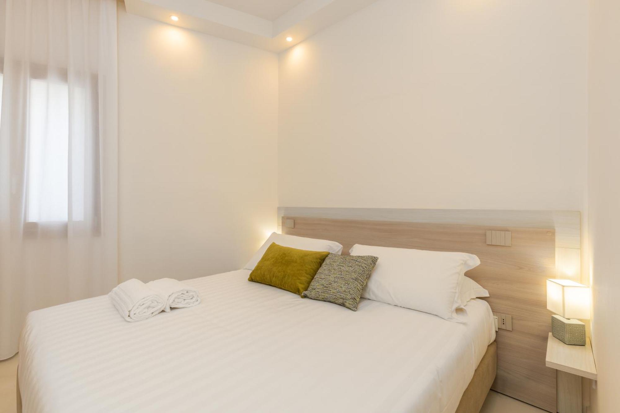 Ausentu Guest House Тортоли Экстерьер фото