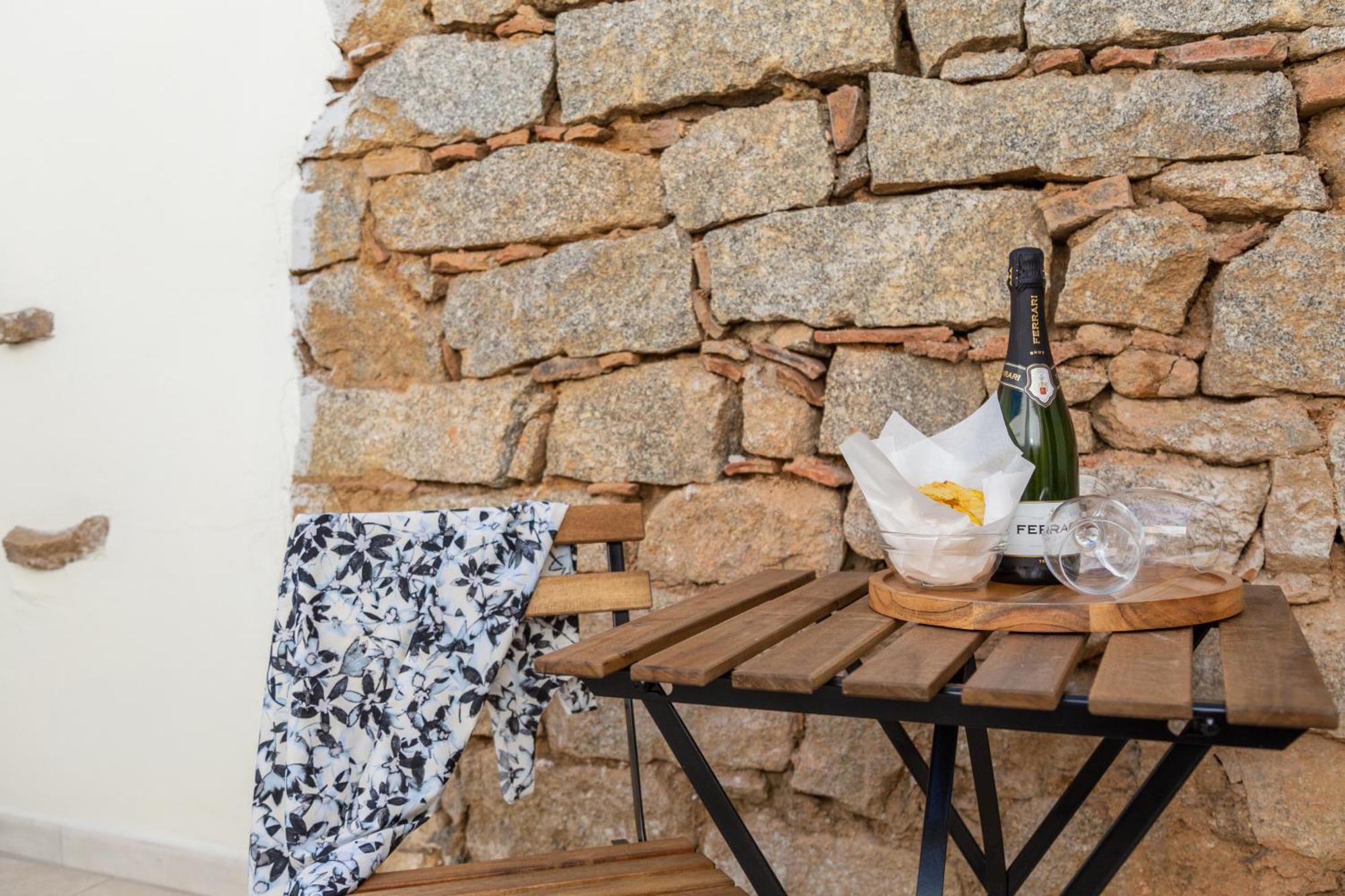 Ausentu Guest House Тортоли Экстерьер фото
