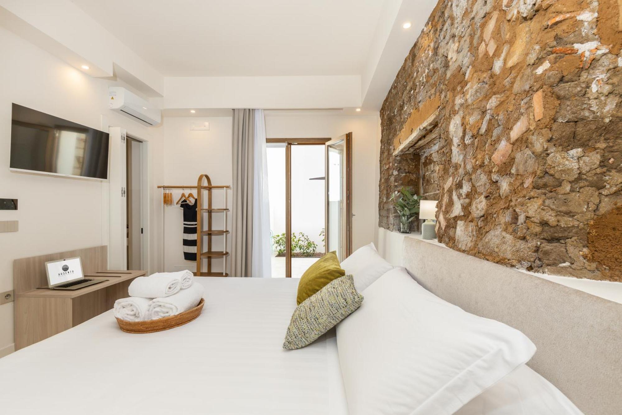Ausentu Guest House Тортоли Экстерьер фото