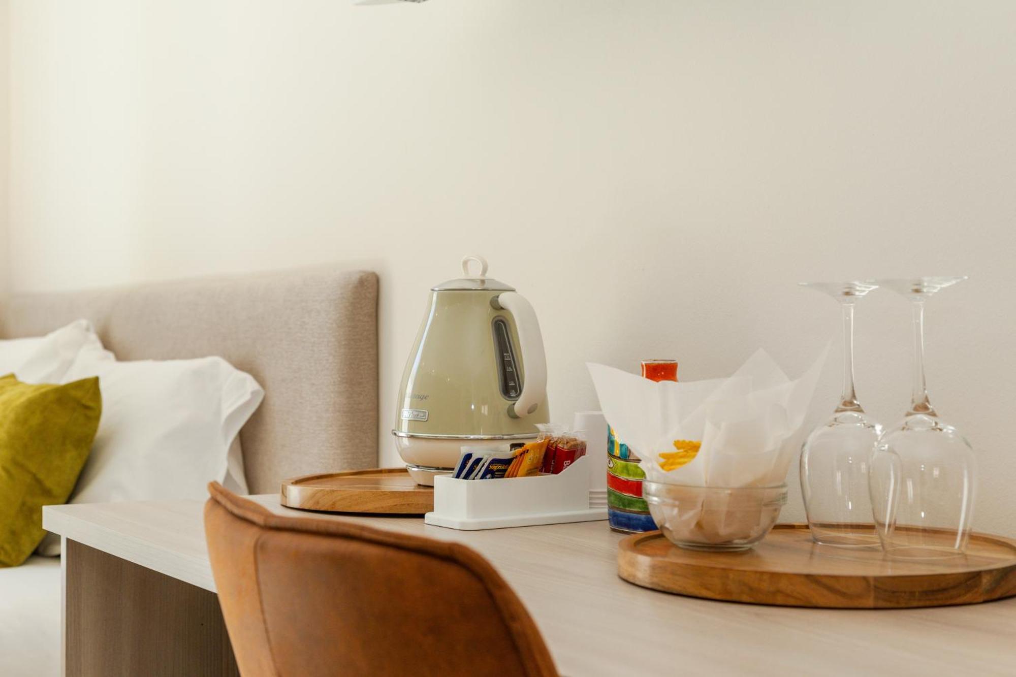 Ausentu Guest House Тортоли Экстерьер фото