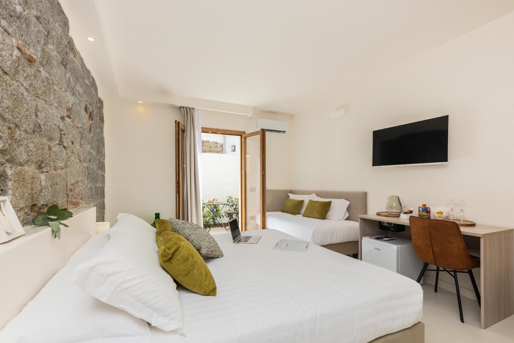 Ausentu Guest House Тортоли Экстерьер фото